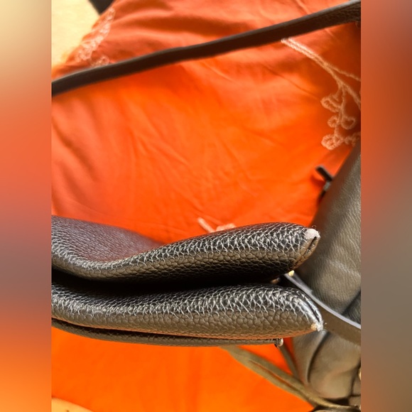 A new day black faux leather Crossbody with gold hardware - Picture 5 of 10